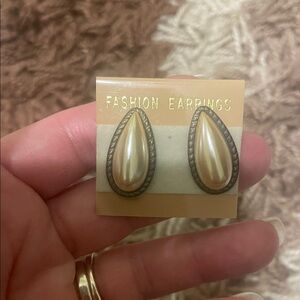 Source Unknown Gold and Brown Teardrop Earrings